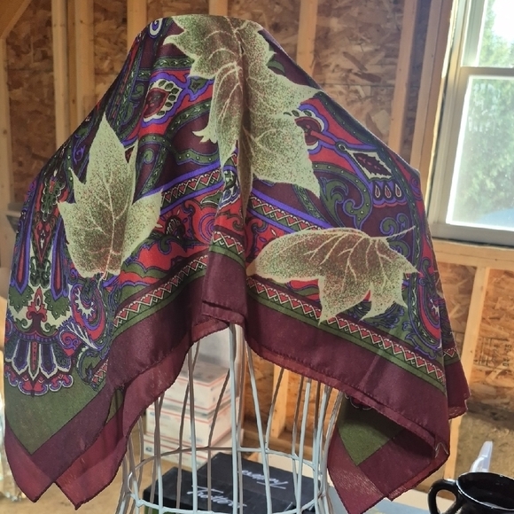 Colorful Leaf Pattern Scarf - Picture 8 of 8